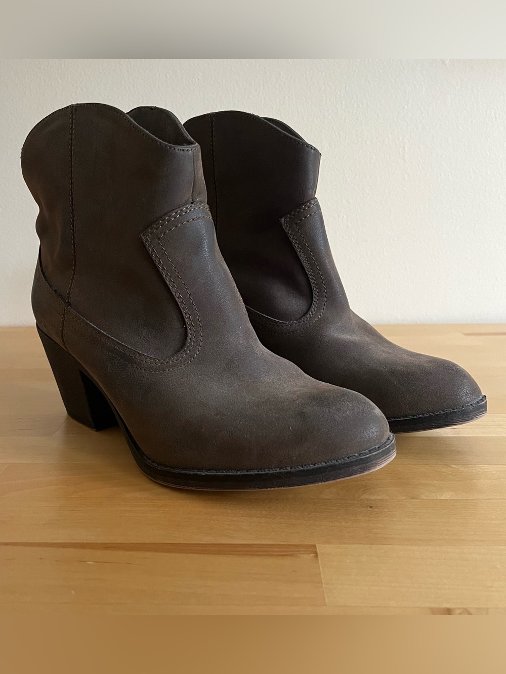 Rocket Dog Soundoff Western Boots Brown Faux Leather Ankle Boot Chunky Heel Sz 9